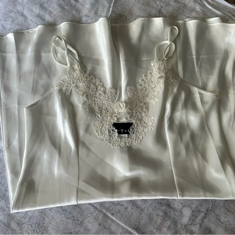 Elegant White Satin Slip with Lace Detail‎